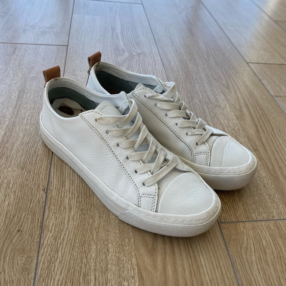 Massimo Dutti White Leather Sneakers (7.5)